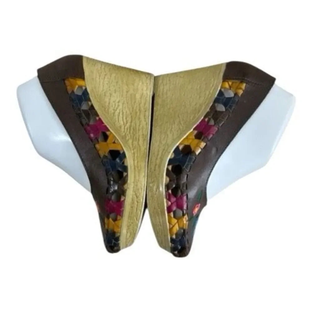 Handmade Leather Huarache Wedge Size 7 Brown Floral Embroidered Mexico Heels
